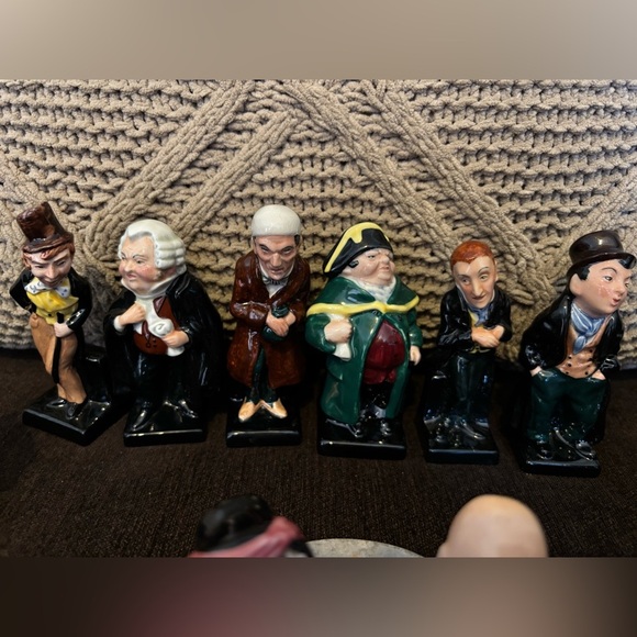 Royal Doulton Red and Green Decorative Accents Vintage colección . 15 characters - Picture 10 of 16